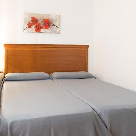Gemelos 4 Benidorm Szoba fotó